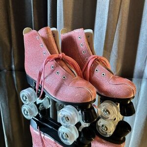 WOMENS PINK ROLLER SKATES FLASHING LIGHT WHEELS